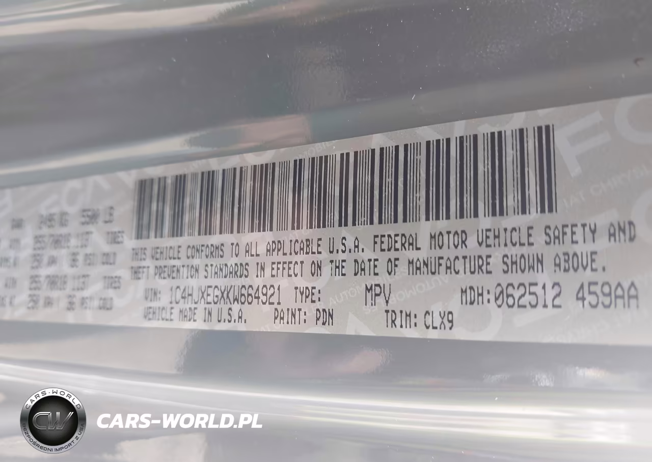 2019 Jeep Wrangler Unlimited Sahara 4X4 VIN:1C4HJXEGXKW664921 - 9