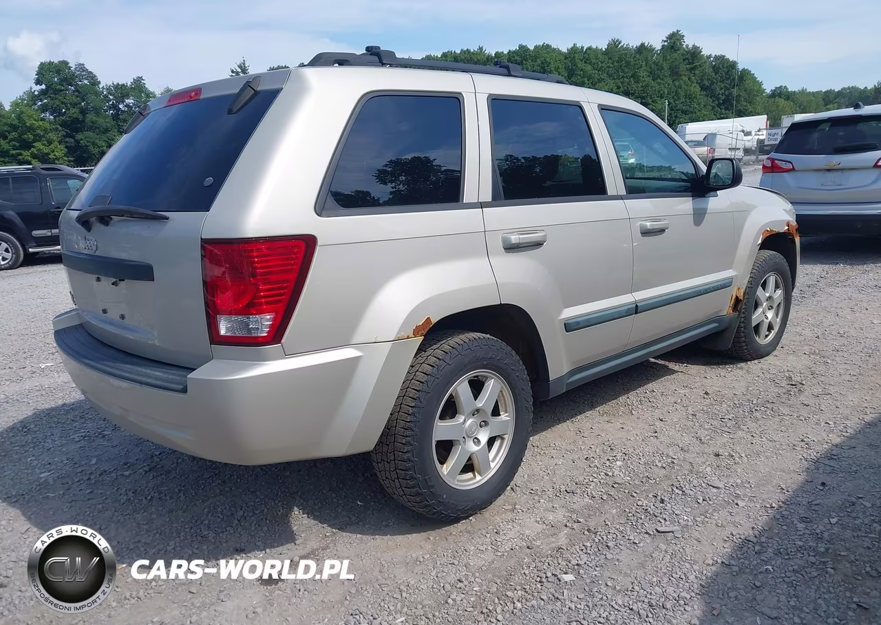 2008 Jeep Grand Cherokee Laredo VIN:1J8GR48KX8C102443 - 4