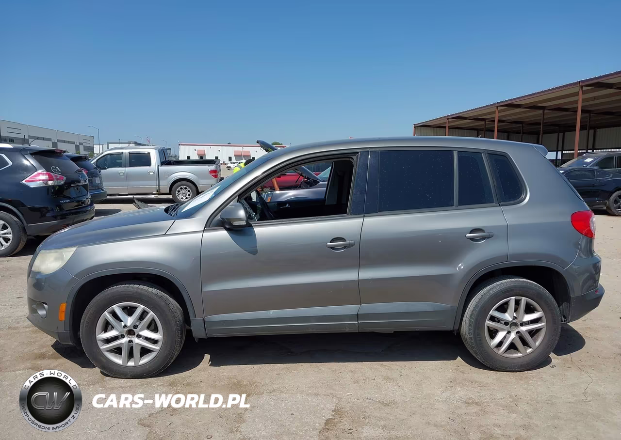 2011 Volkswagen Tiguan S VIN:WVGAV7AXXBW542485 - 14