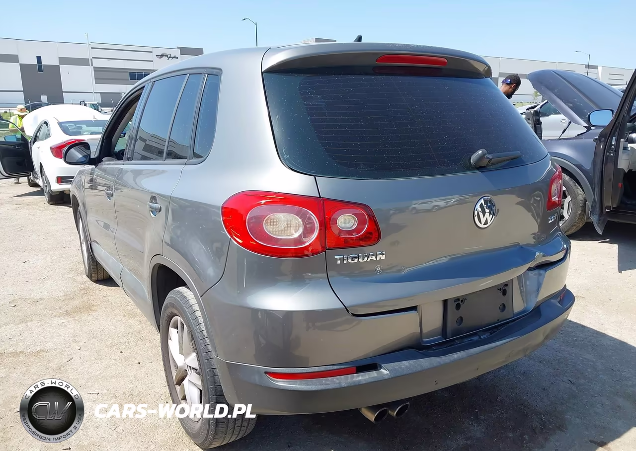 2011 Volkswagen Tiguan S VIN:WVGAV7AXXBW542485 - 3