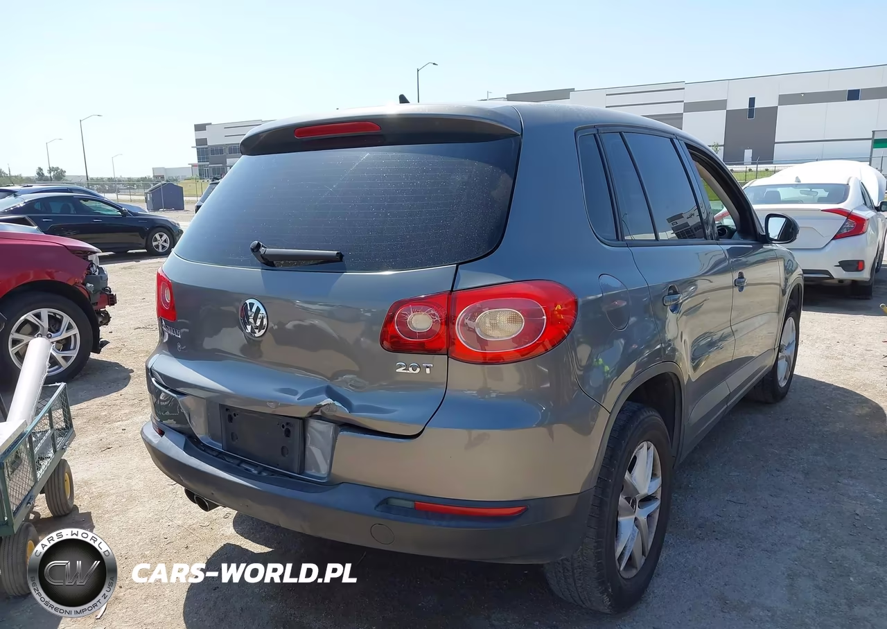 2011 Volkswagen Tiguan S VIN:WVGAV7AXXBW542485 - 4