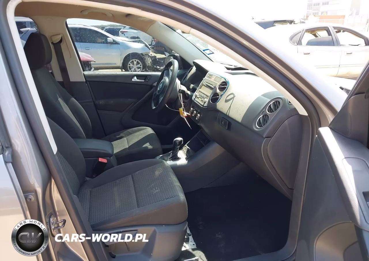 2011 Volkswagen Tiguan S VIN:WVGAV7AXXBW542485 - 5