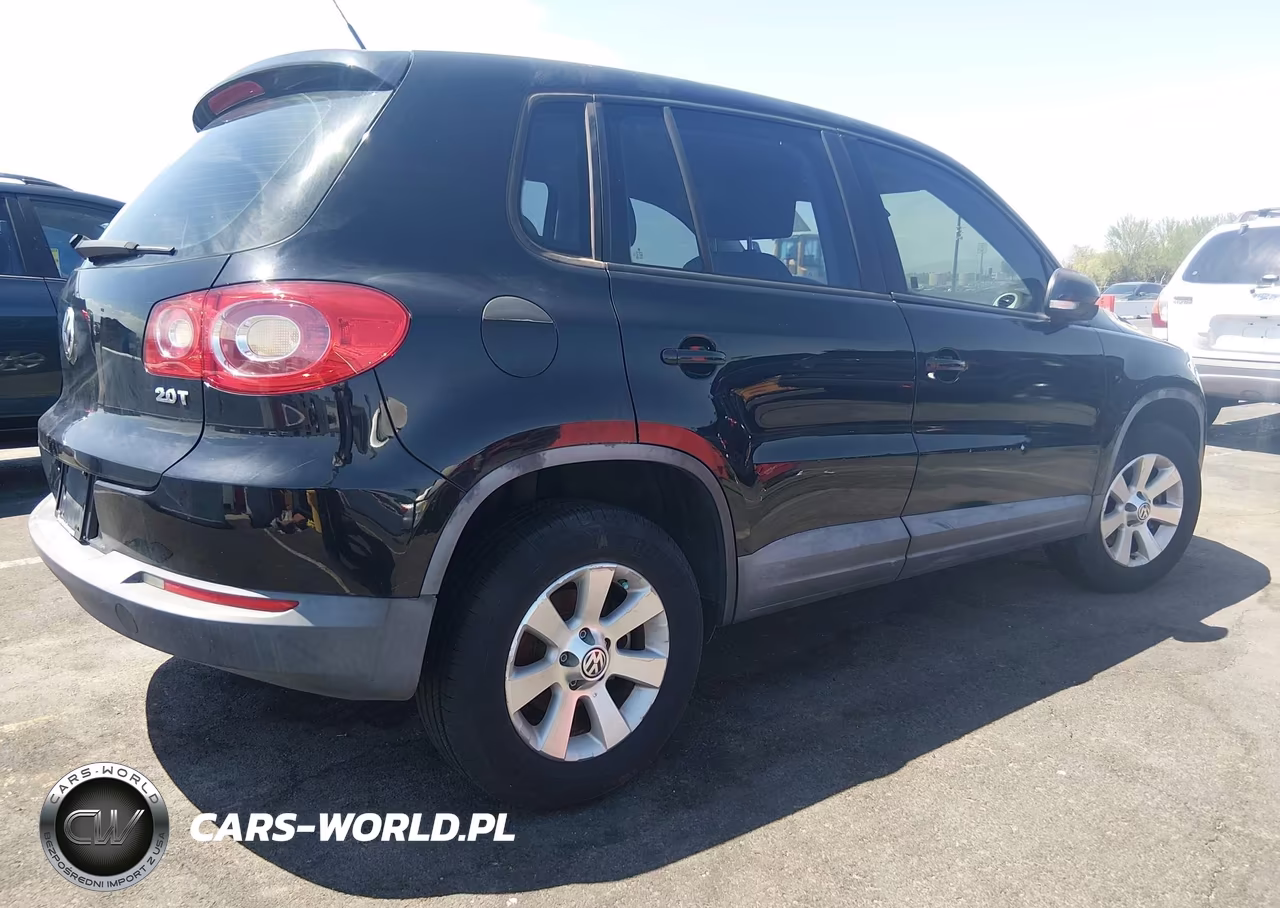2010 Volkswagen Tiguan S VIN:WVGAV7AXXAW532330 - 4