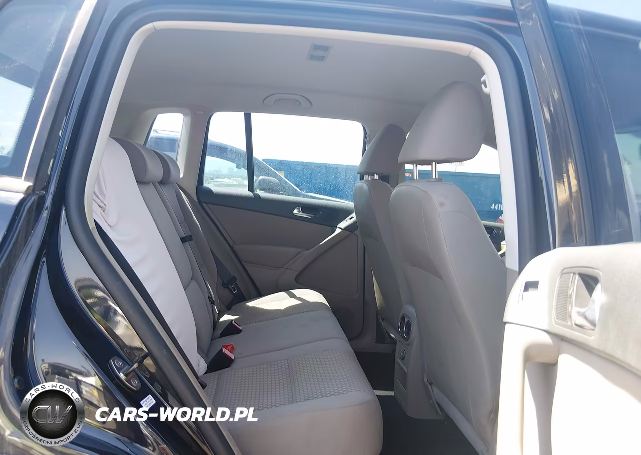 2010 Volkswagen Tiguan S VIN:WVGAV7AXXAW532330 - 8