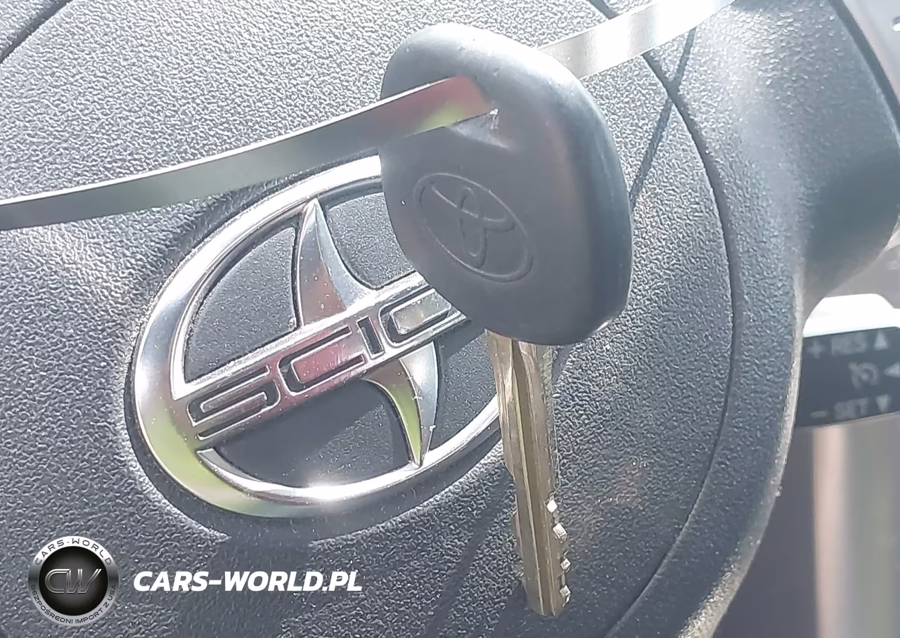 2010 Scion Tc VIN:JTKDE3B76A0315376 - 11