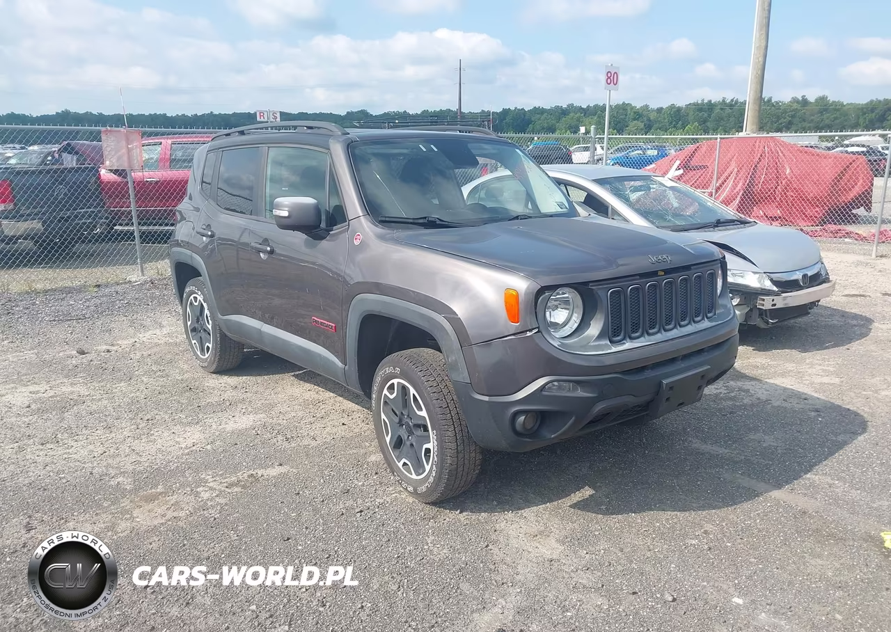 2016 Jeep Renegade Trailhawk – zdjęcie 1 z 16