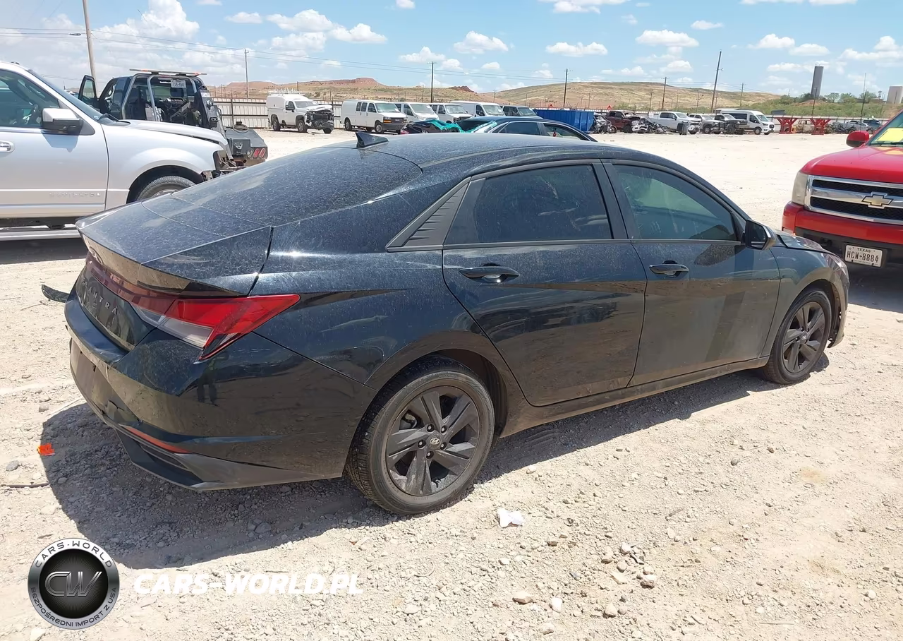 2021 Hyundai Elantra Sel VIN:KMHLM4AG4MU147176 - 4