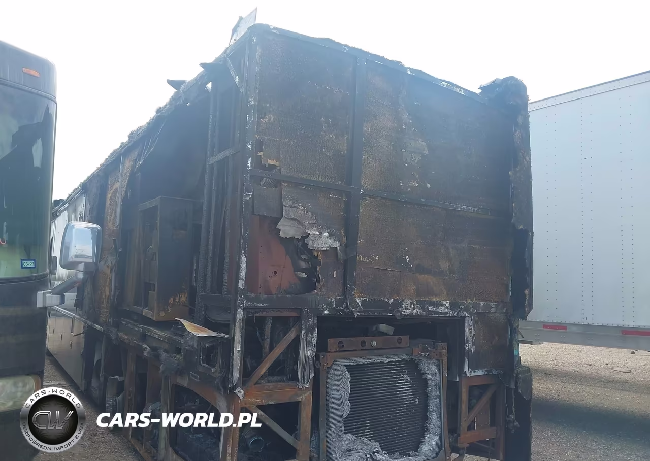 2018 Freightliner Chassis Xc VIN:4UZACGFE3JCJV0817 - 3
