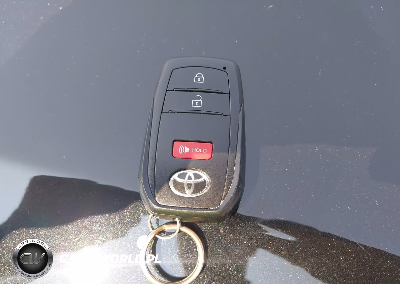 2026 Toyota Corolla Cross Le VIN:7MUCAABG8TV148866 - 11