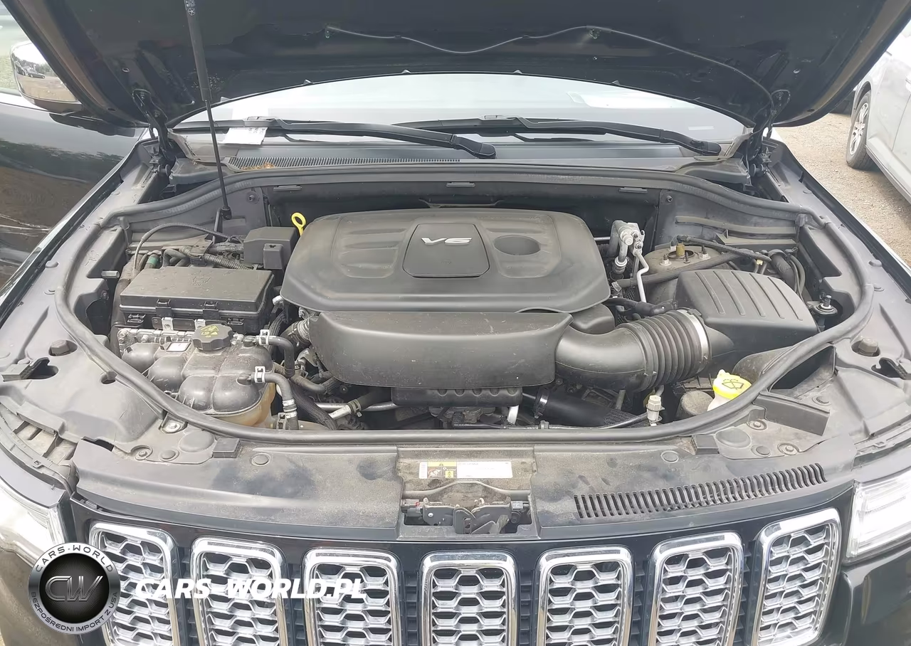 2019 Jeep Grand Cherokee Overland 4X4 VIN:1C4RJFCG1KC592929 - 10