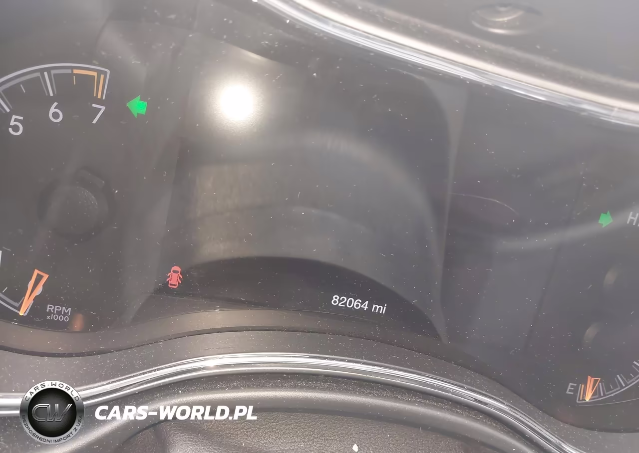 2019 Jeep Grand Cherokee Overland 4X4 VIN:1C4RJFCG1KC592929 - 14