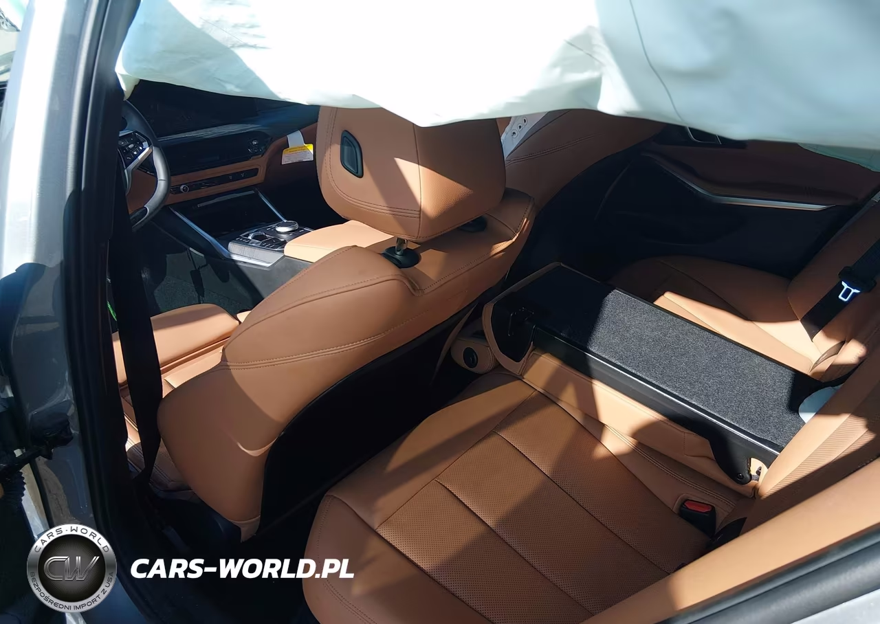 2025 BMW 330I VIN:3MW69CW06S8F74181 - 8