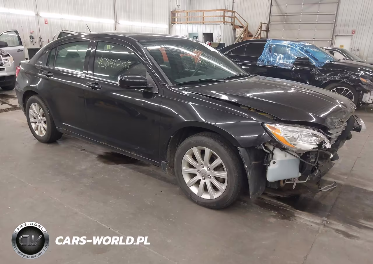 2013 Chrysler 200 Touring – zdjęcie 1 z 17