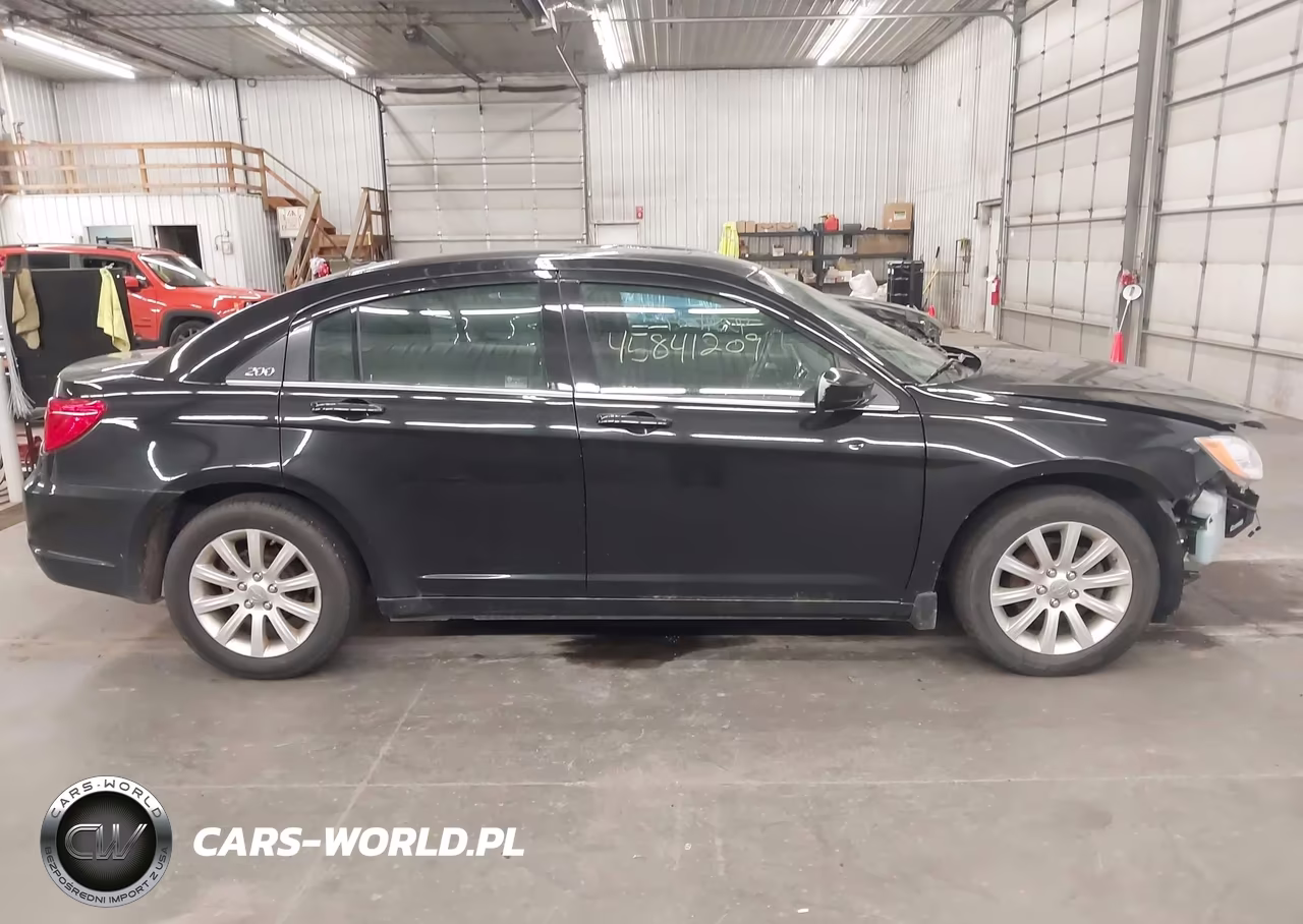 2013 Chrysler 200 Touring VIN:1C3CCBBB5DN745449 - 14