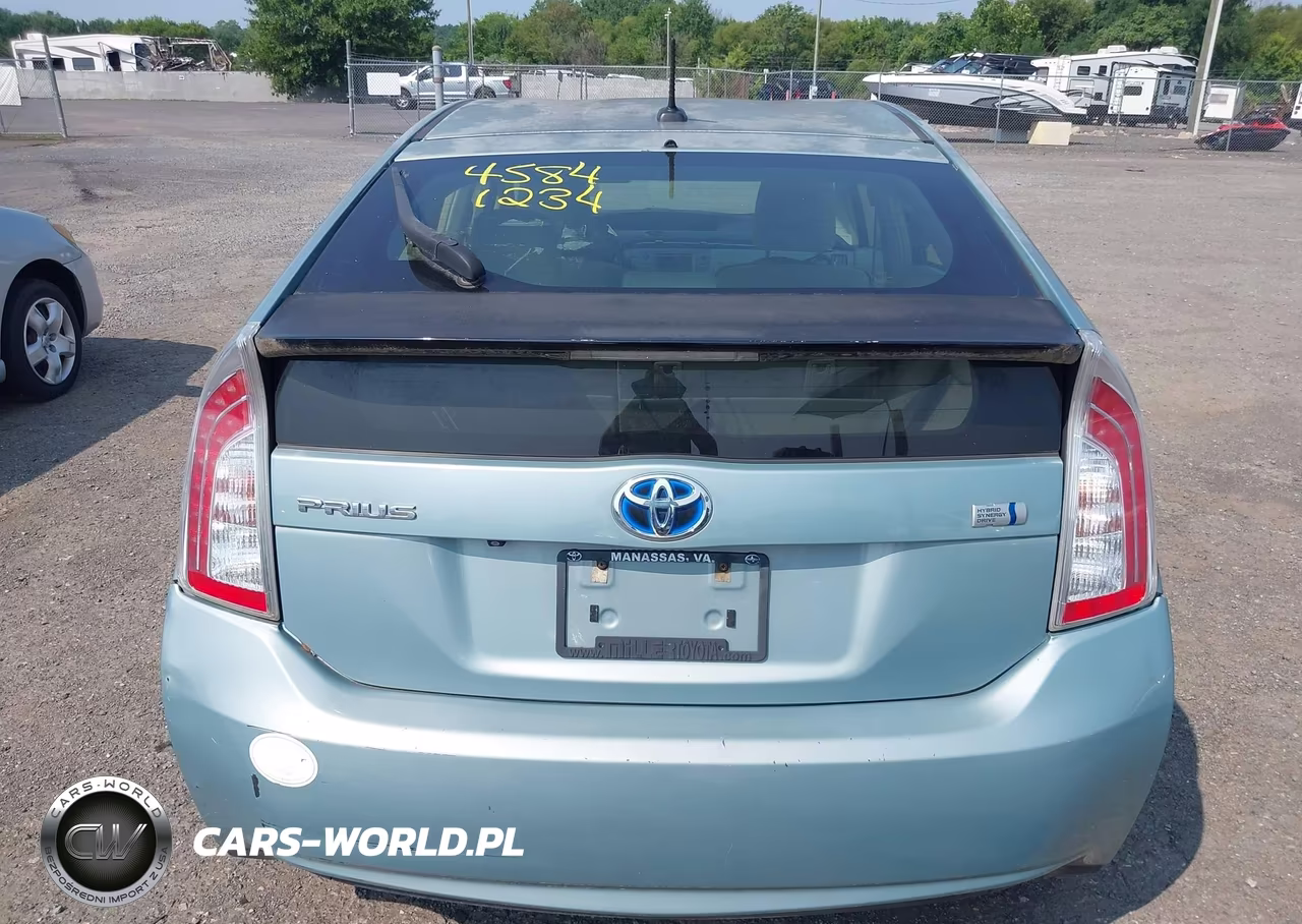 2013 Toyota Prius Three VIN:JTDKN3DU0D5651825 - 16