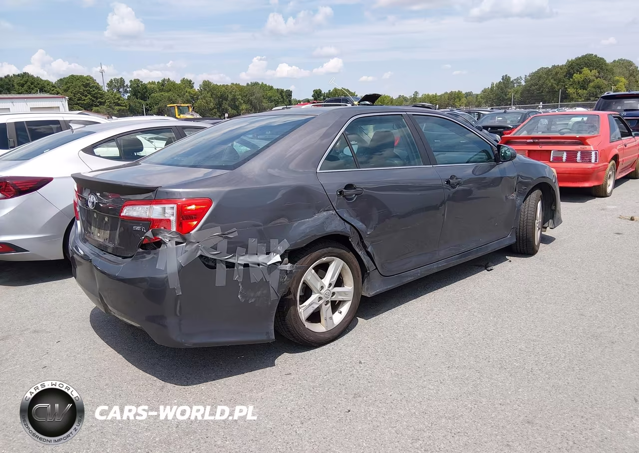 2014 Toyota Camry Se VIN:4T1BF1FK6EU317167 - 4