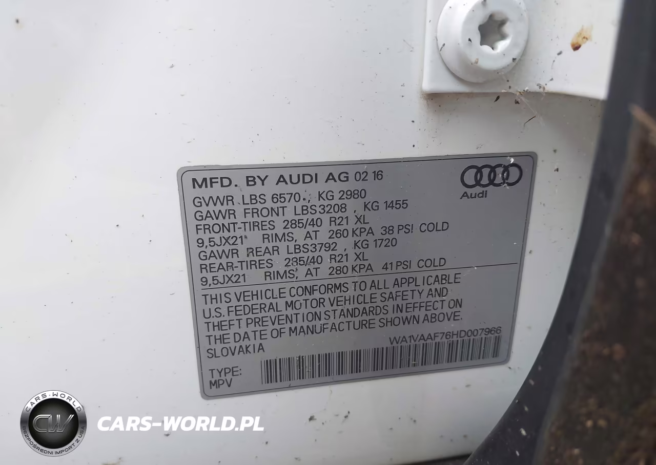 2017 Audi Q7 3.0T Premium VIN:WA1VAAF76HD007966 - 9
