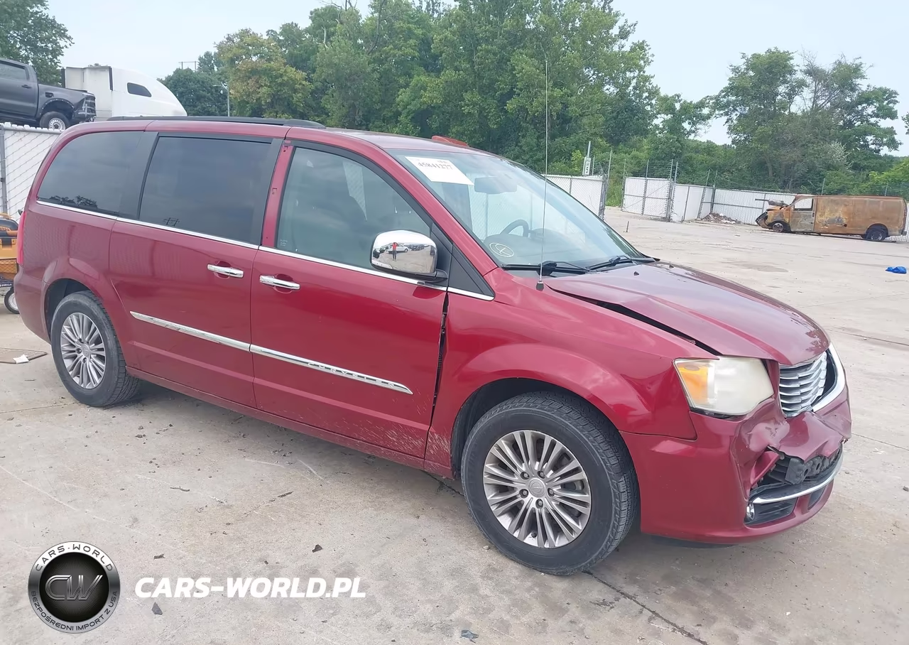 2013 Chrysler Town & Country Touring-L – zdjęcie 1 z 11