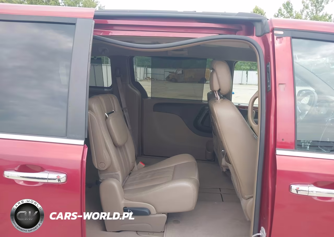2013 Chrysler Town & Country Touring-L VIN:2C4RC1CG5DR533924 - 7