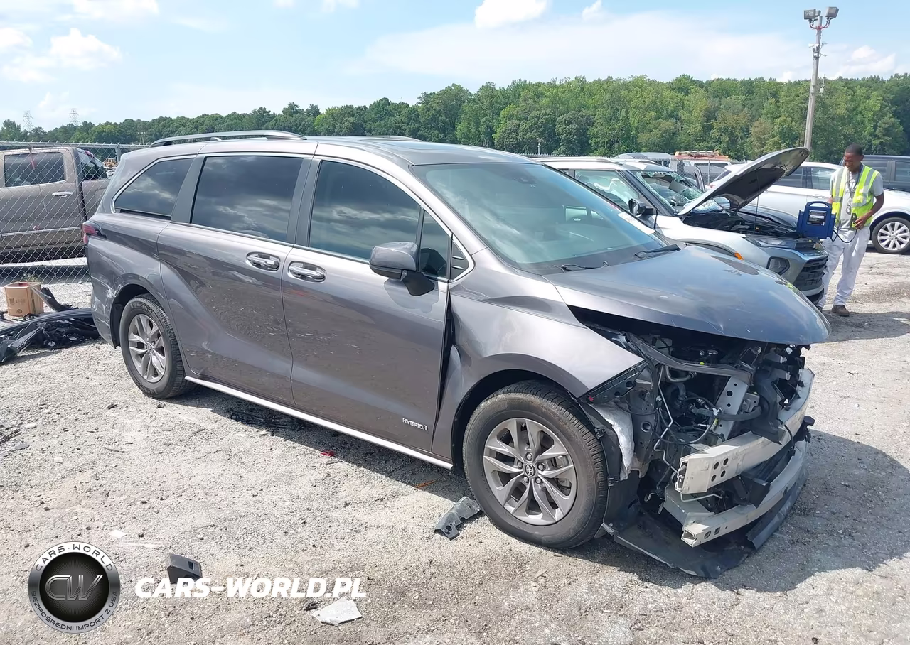 2021 Toyota Sienna Xle