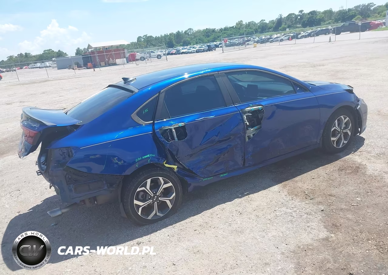 2019 Kia Forte Lxs VIN:3KPF24AD3KE123315 - 4
