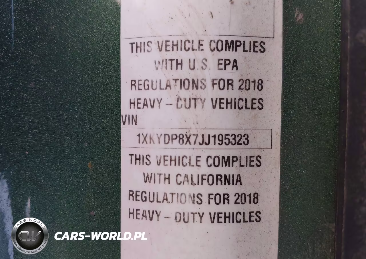 2018 Kenworth T680 VIN:1XKYDP8X7JJ195323 - 9