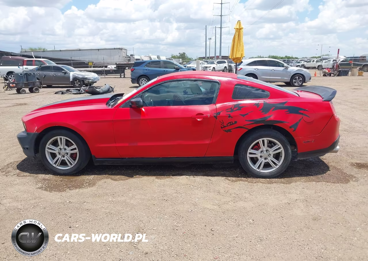 2012 Ford Mustang V6 Premium VIN:1ZVBP8AM5C5212210 - 13