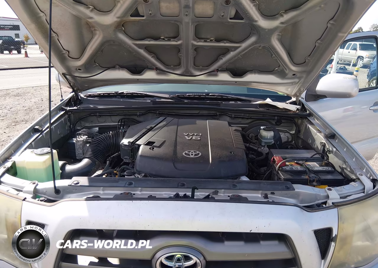 2010 Toyota Tacoma Prerunner V6 VIN:3TMKU4HN5AM025821 - 10
