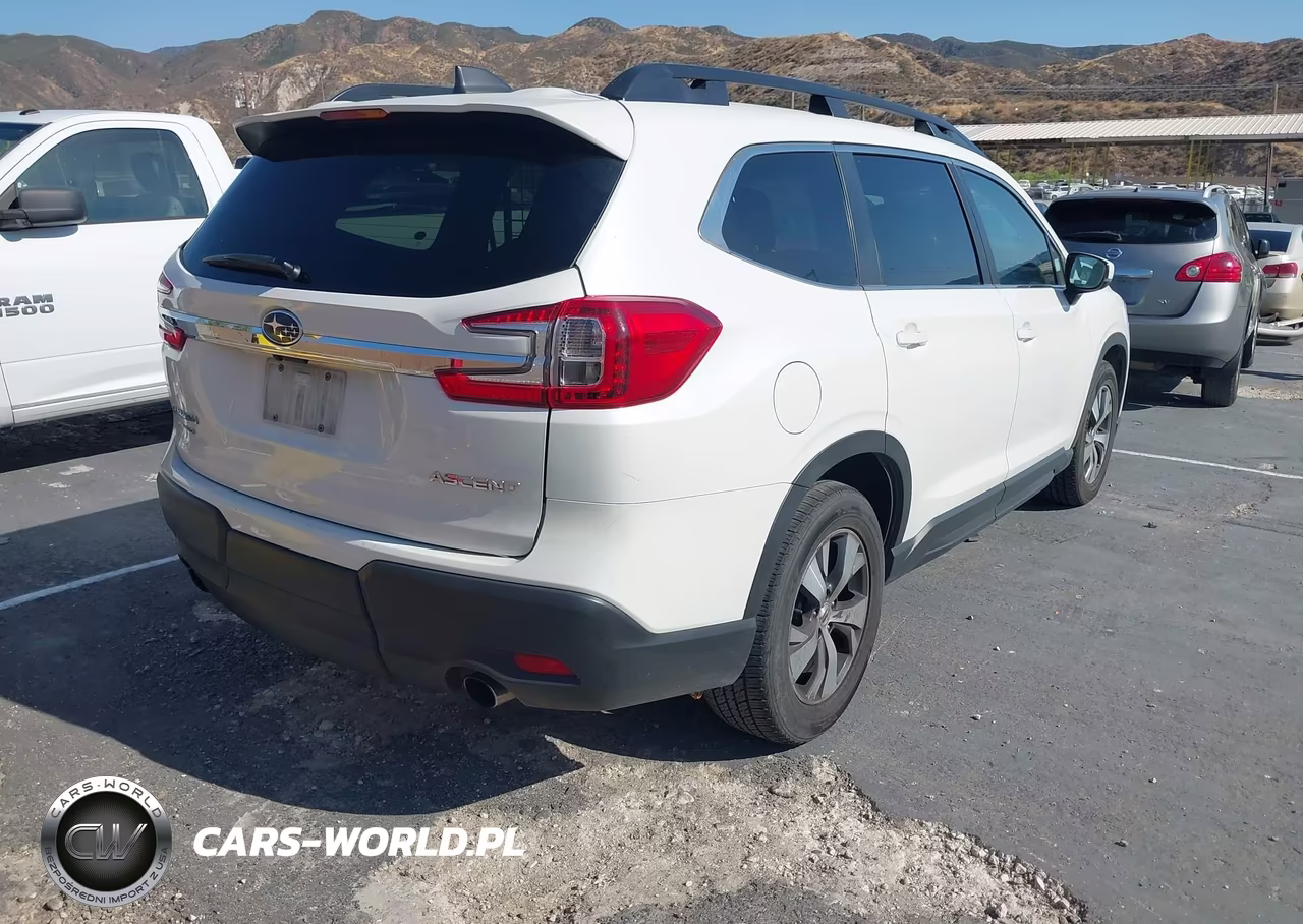 2024 Subaru Ascent Premium 8-Passenger VIN:4S4WMABDXR3421557 - 4