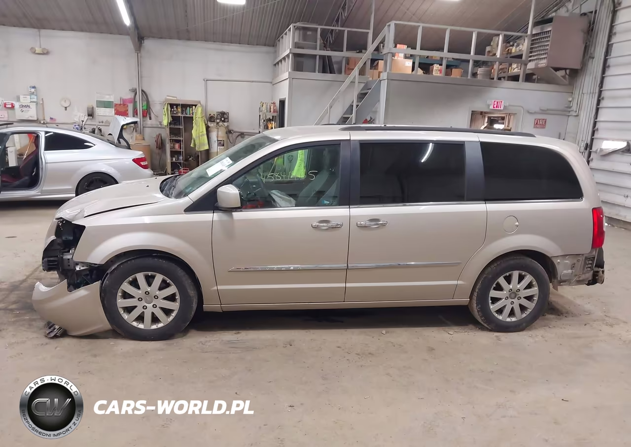 2016 Chrysler Town & Country Touring VIN:2C4RC1BG9GR120457 - 14