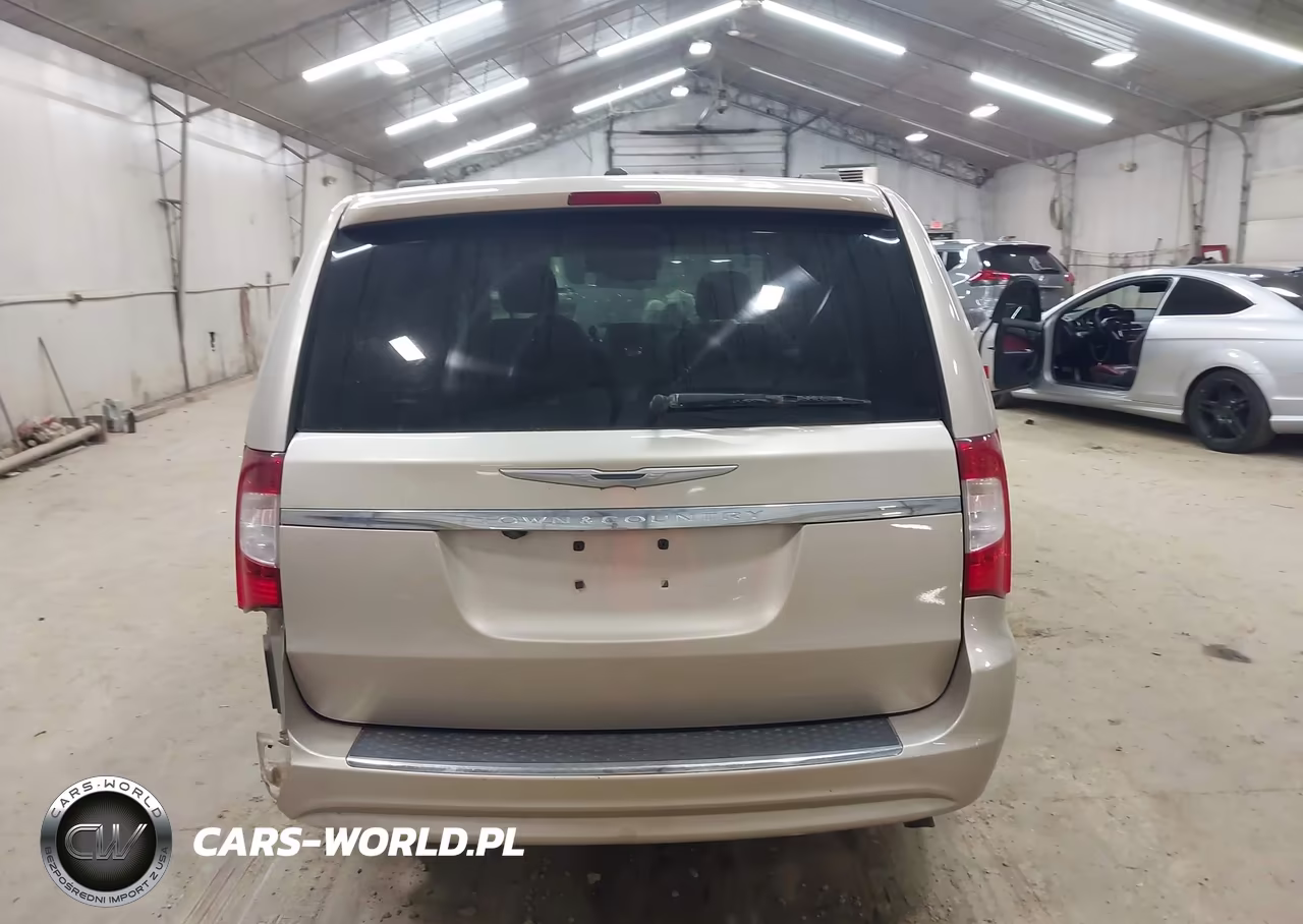 2016 Chrysler Town & Country Touring VIN:2C4RC1BG9GR120457 - 16