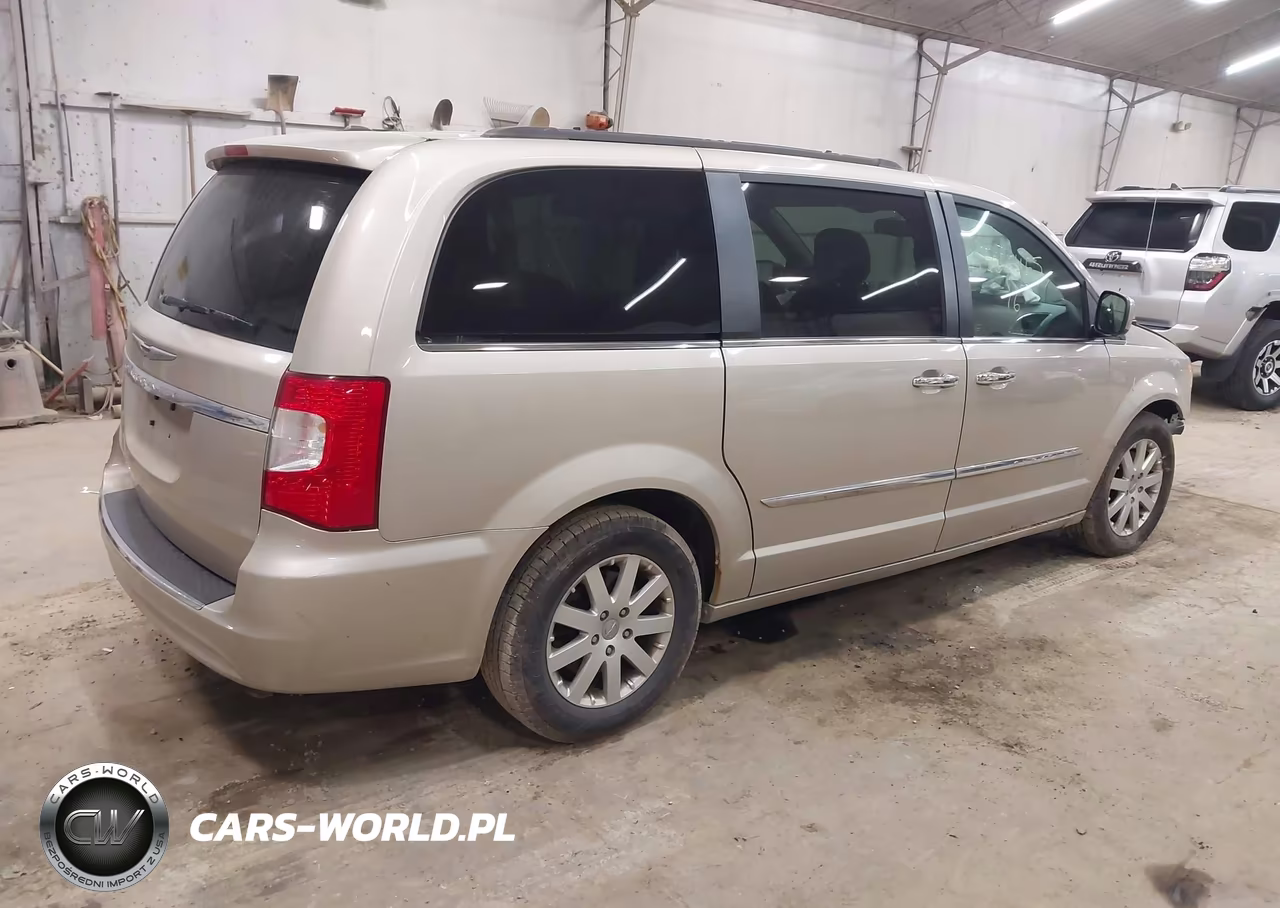 2016 Chrysler Town & Country Touring VIN:2C4RC1BG9GR120457 - 4