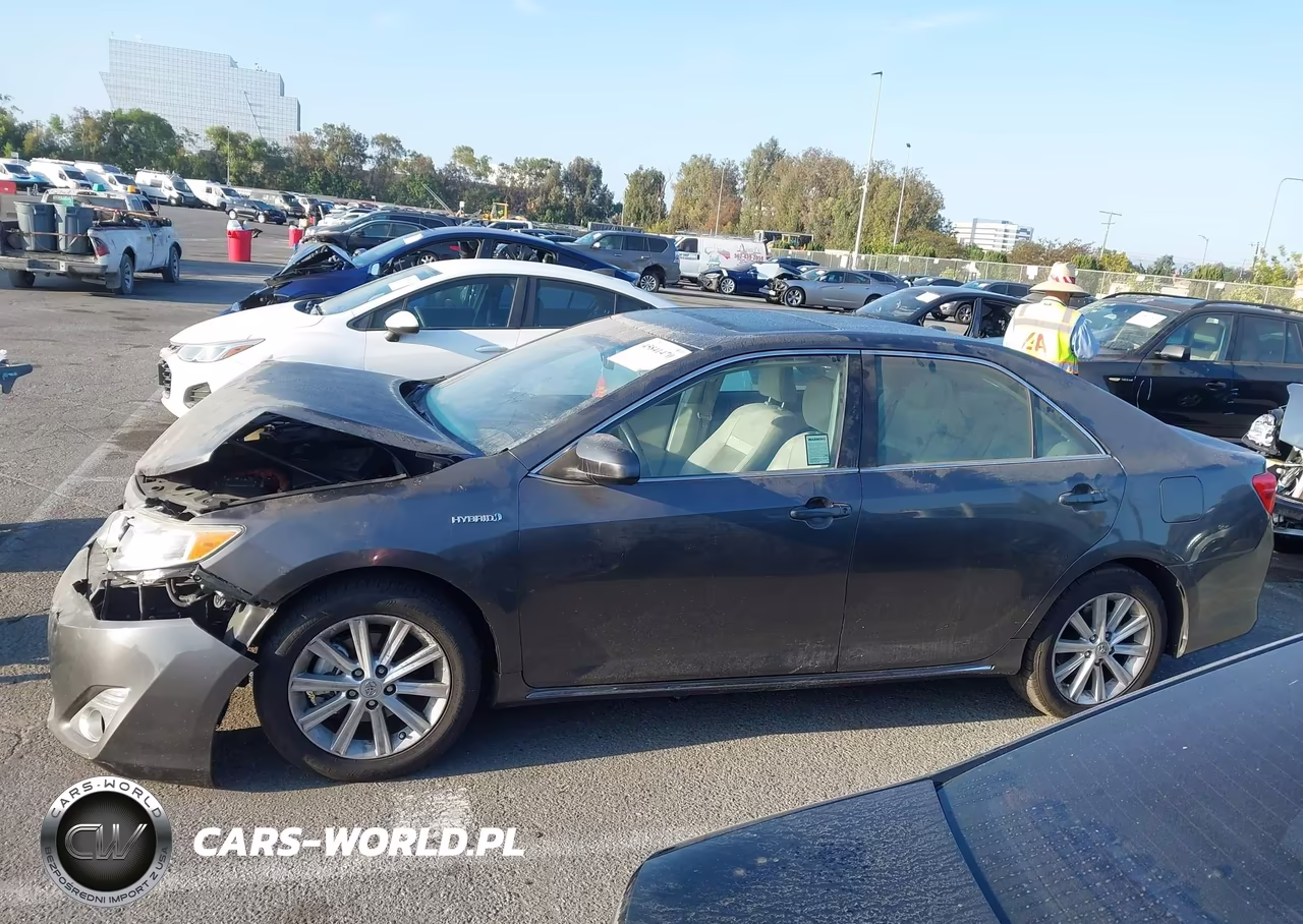 2014 Toyota Camry Hybrid Xle VIN:4T1BD1FK9EU126008 - 14