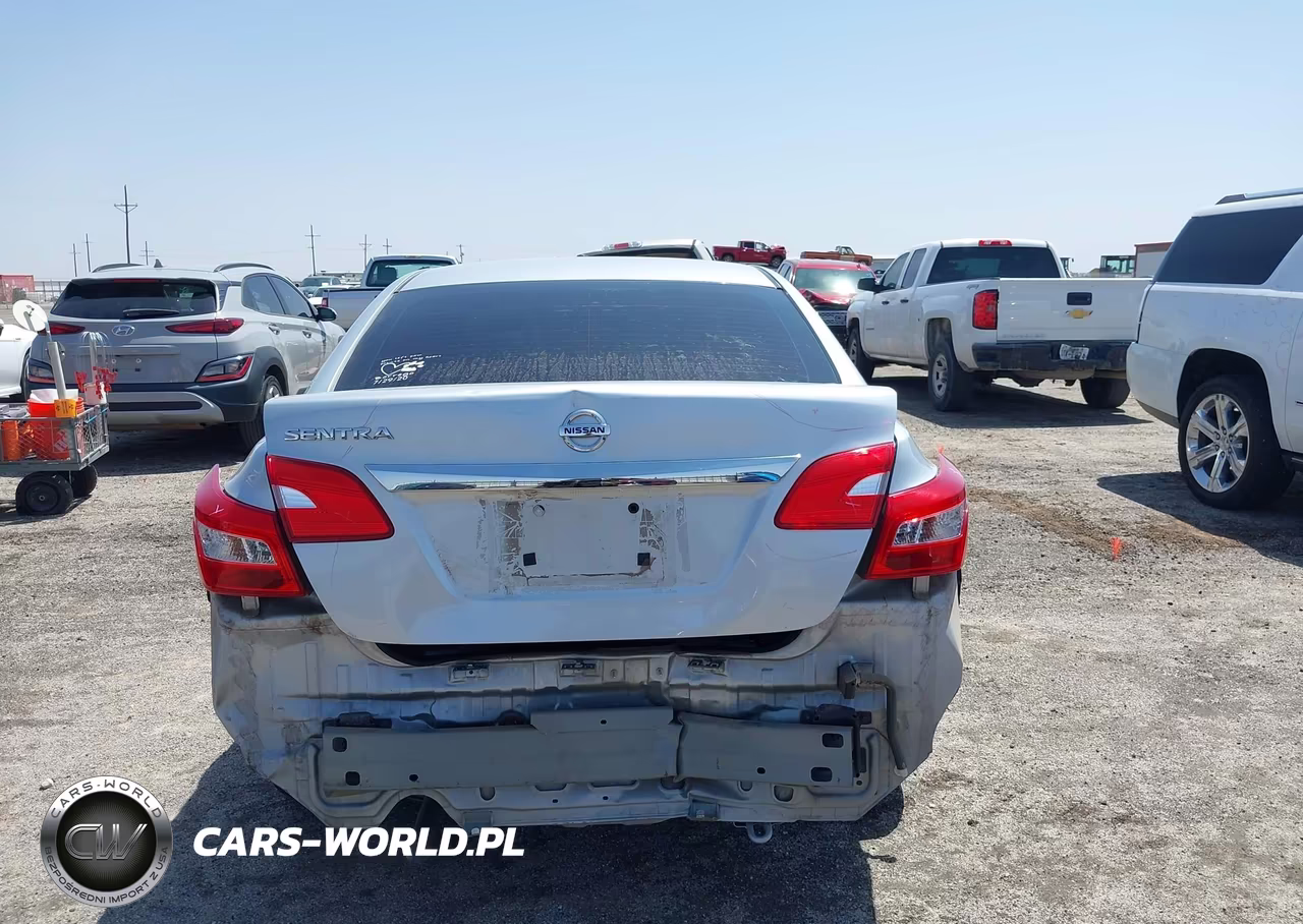 2017 Nissan Sentra S VIN:3N1AB7AP9HY204500 - 17