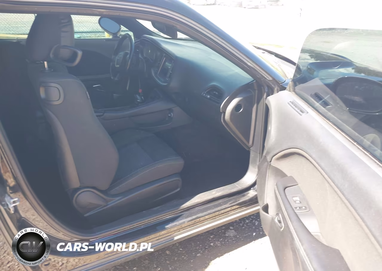 2019 Dodge Challenger Sxt VIN:2C3CDZAG2KH744610 - 5