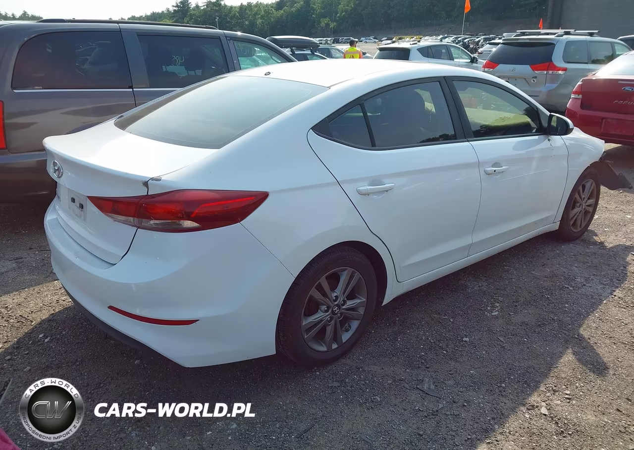 2017 Hyundai Elantra Value Edition VIN:5NPD84LFXHH161696 - 4