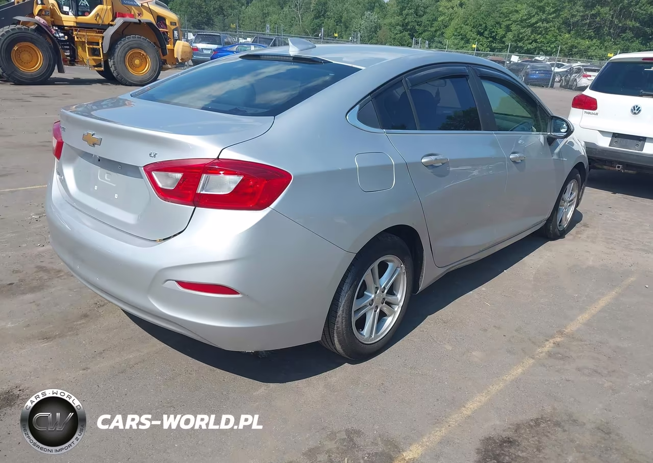 2017 Chevrolet Cruze Lt Auto VIN:1G1BE5SM0H7195939 - 4