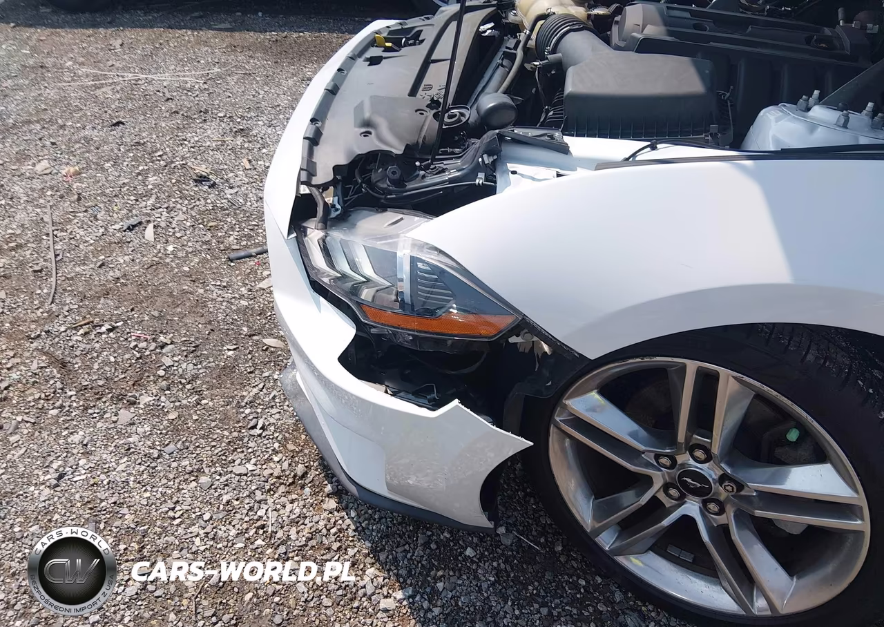 2020 Ford Mustang Ecoboost Premium VIN:1FATP8UH5L5149136 - 6