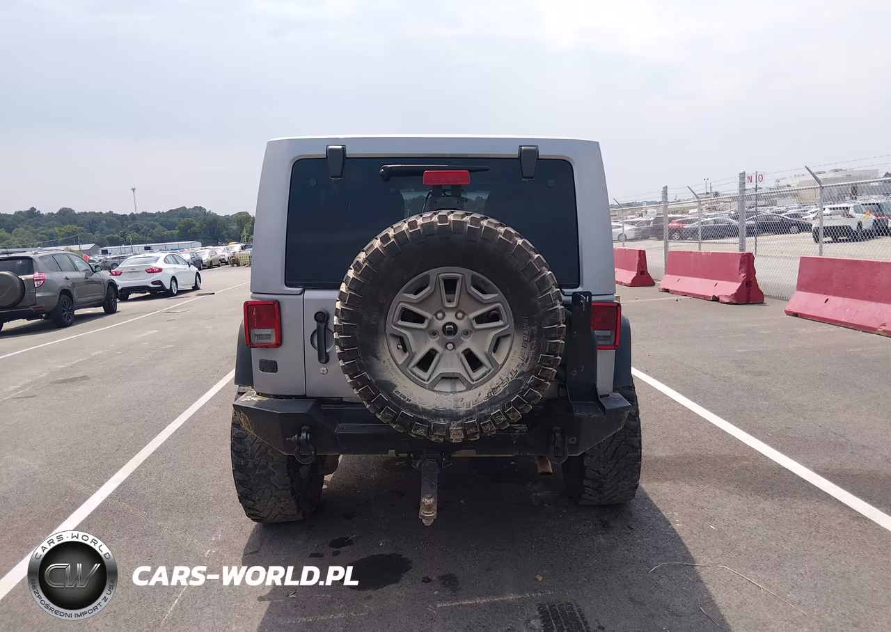 2013 Jeep Wrangler Unlimited Rubicon VIN:1C4BJWFGXDL574655 - 16