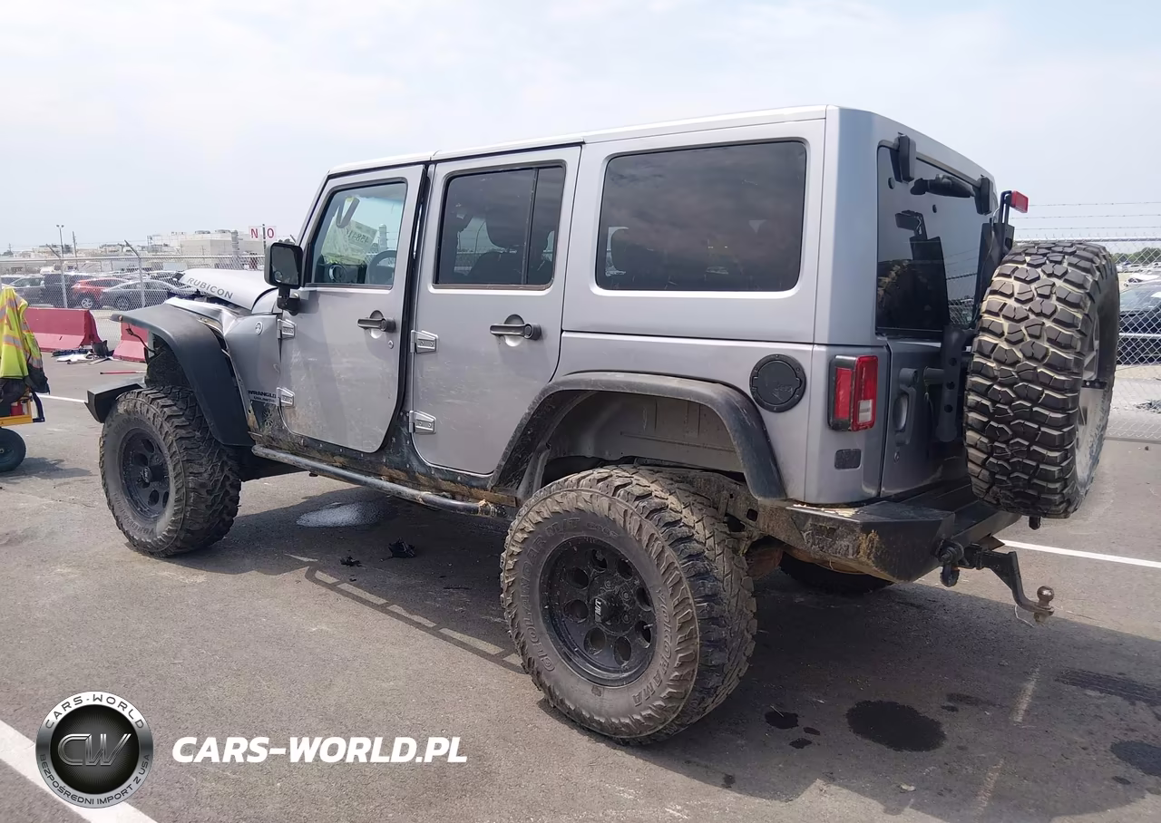 2013 Jeep Wrangler Unlimited Rubicon VIN:1C4BJWFGXDL574655 - 3