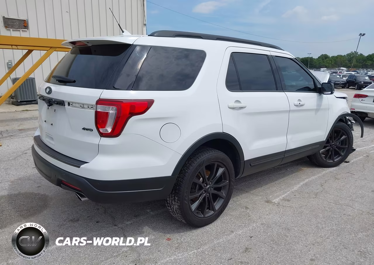 2018 Ford Explorer Xlt VIN:1FM5K8D83JGA77772 - 4