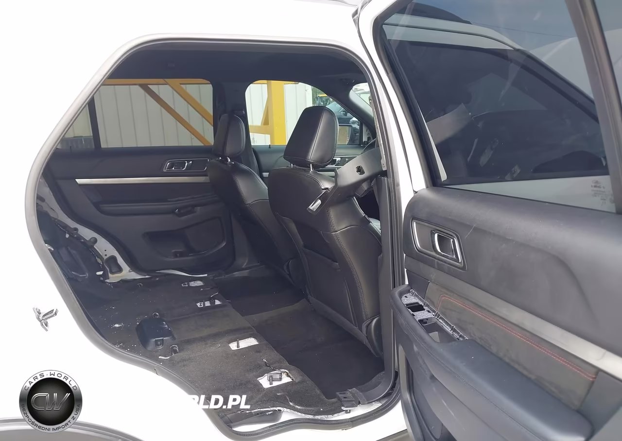 2018 Ford Explorer Xlt VIN:1FM5K8D83JGA77772 - 8