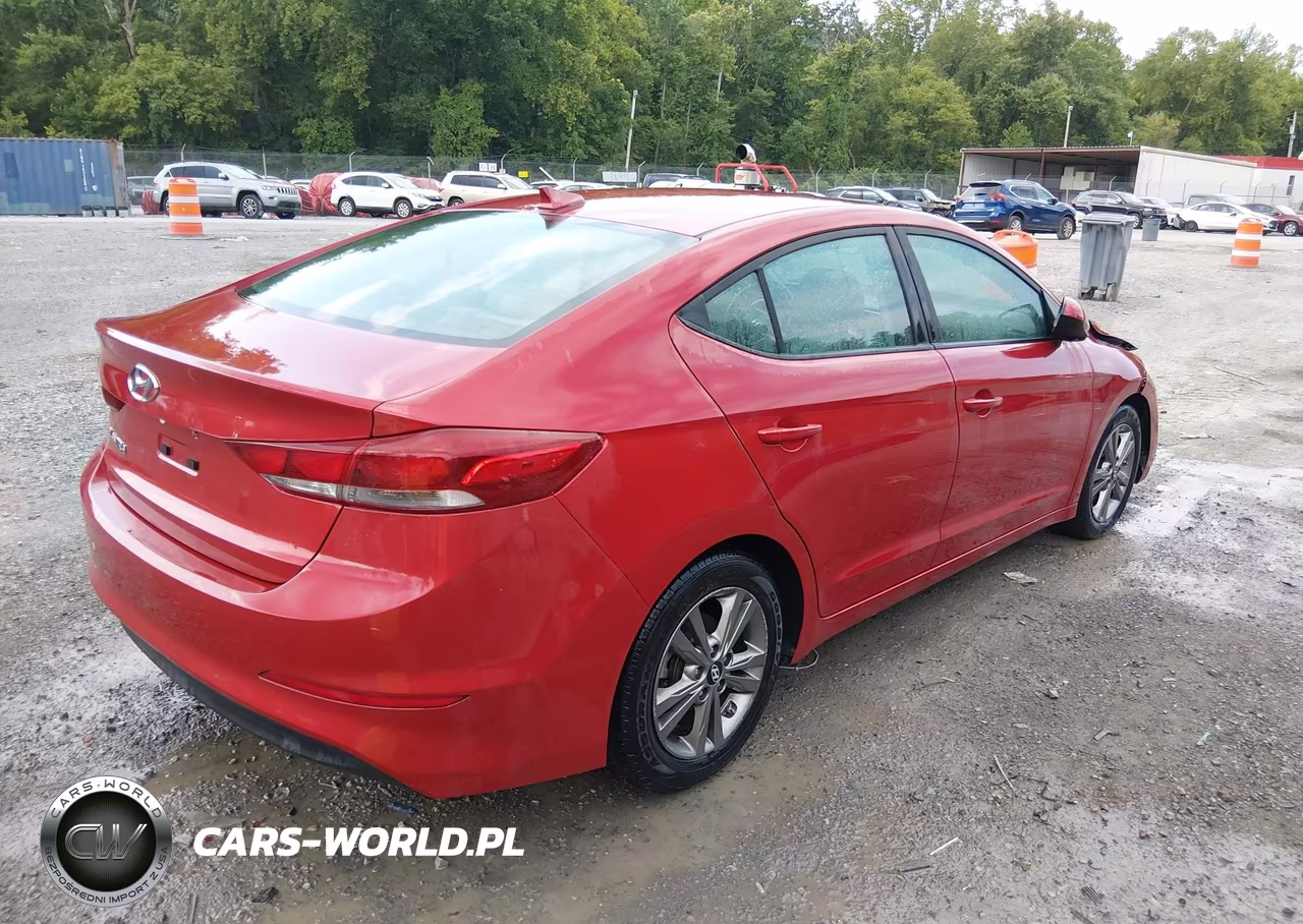 2018 Hyundai Elantra Sel VIN:5NPD84LFXJH303423 - 4