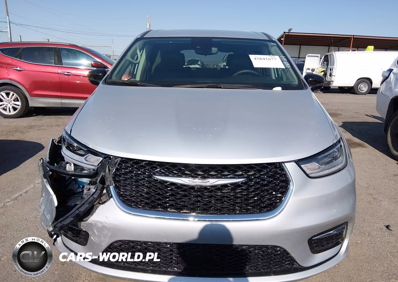 2024 Chrysler Pacifica Touring L VIN:2C4RC1BG1RR179716 - 12