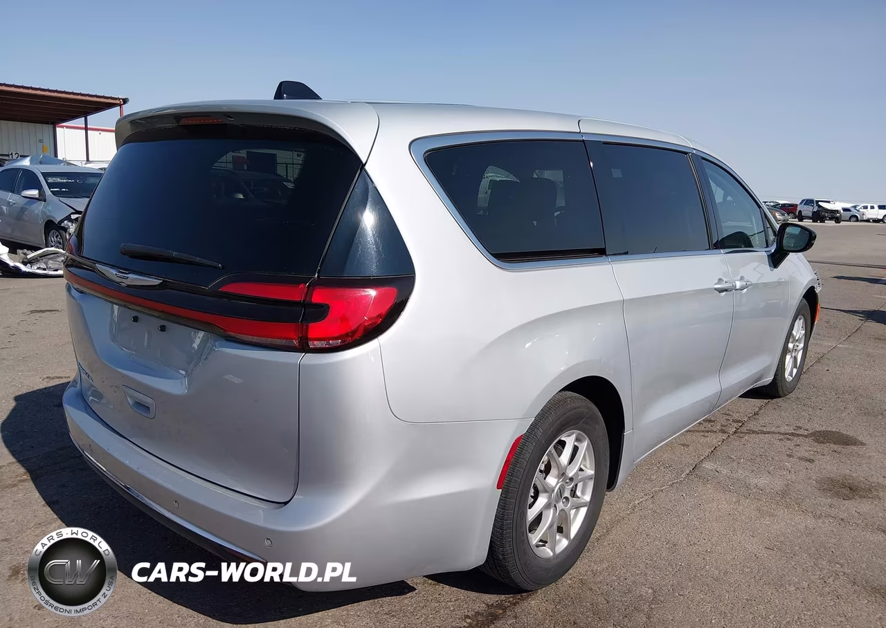 2024 Chrysler Pacifica Touring L VIN:2C4RC1BG1RR179716 - 4