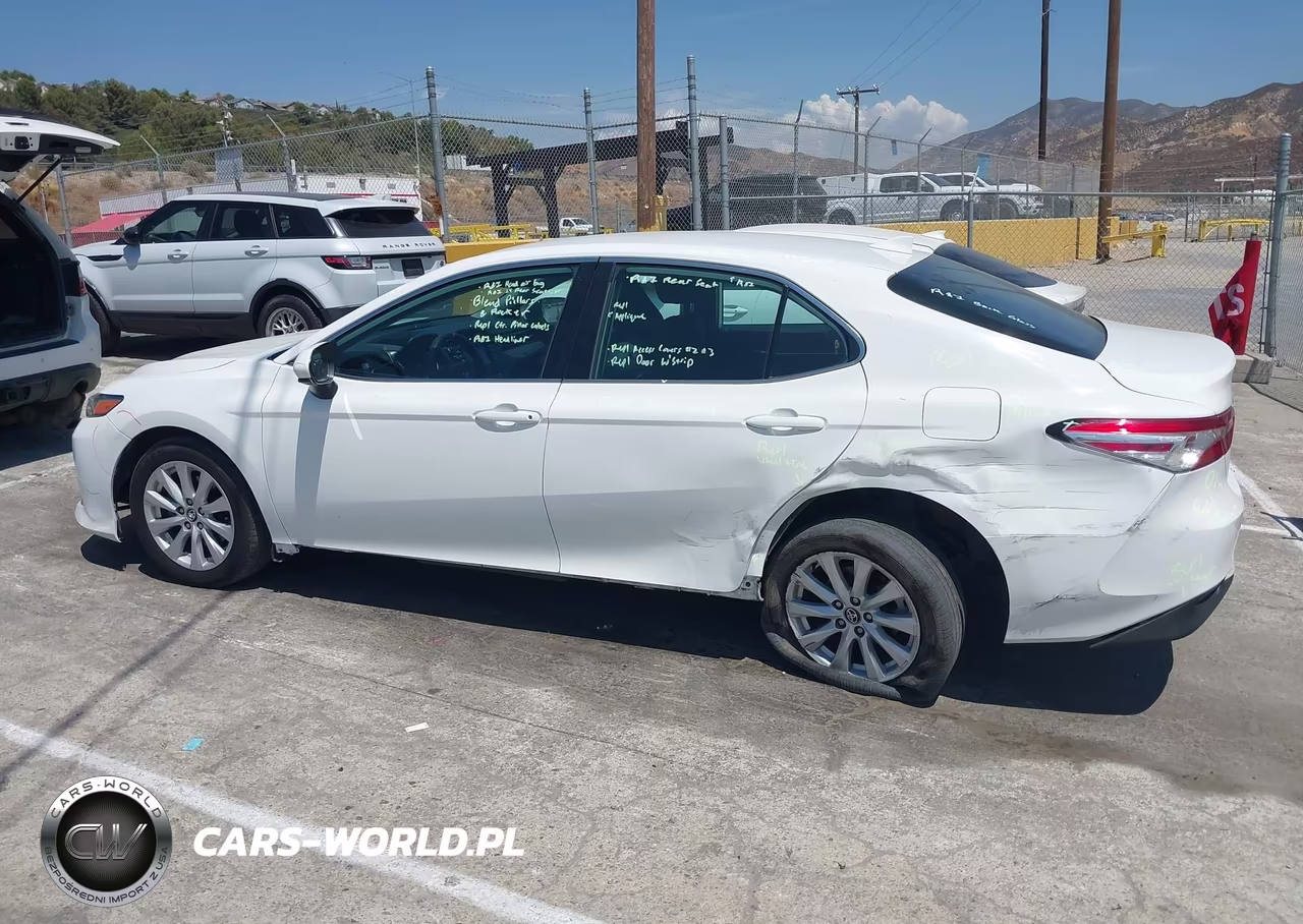 2020 Toyota Camry Le VIN:4T1C11AKXLU872016 - 14