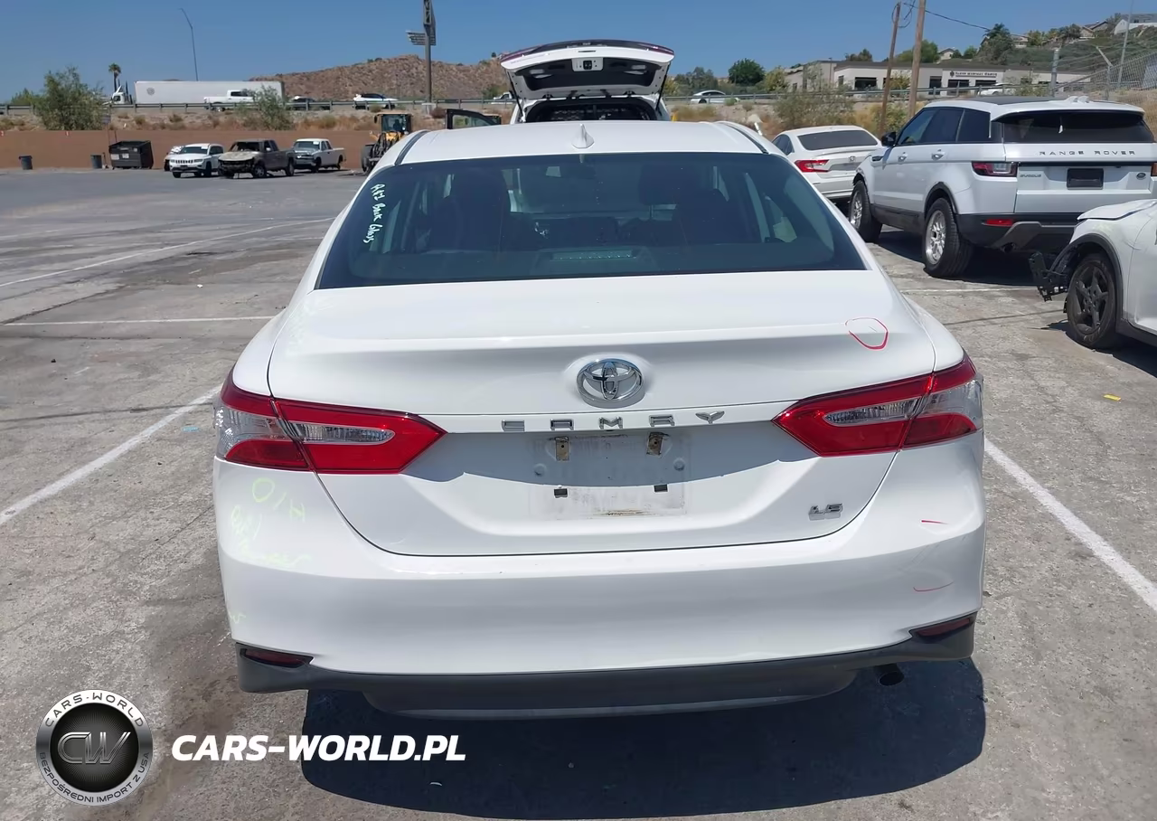 2020 Toyota Camry Le VIN:4T1C11AKXLU872016 - 16