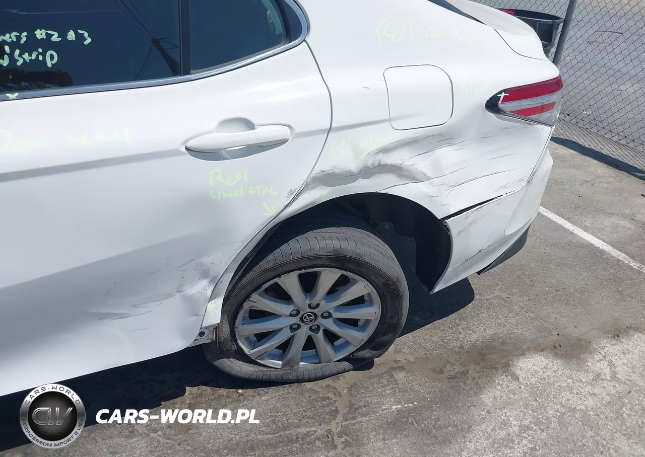2020 Toyota Camry Le VIN:4T1C11AKXLU872016 - 6