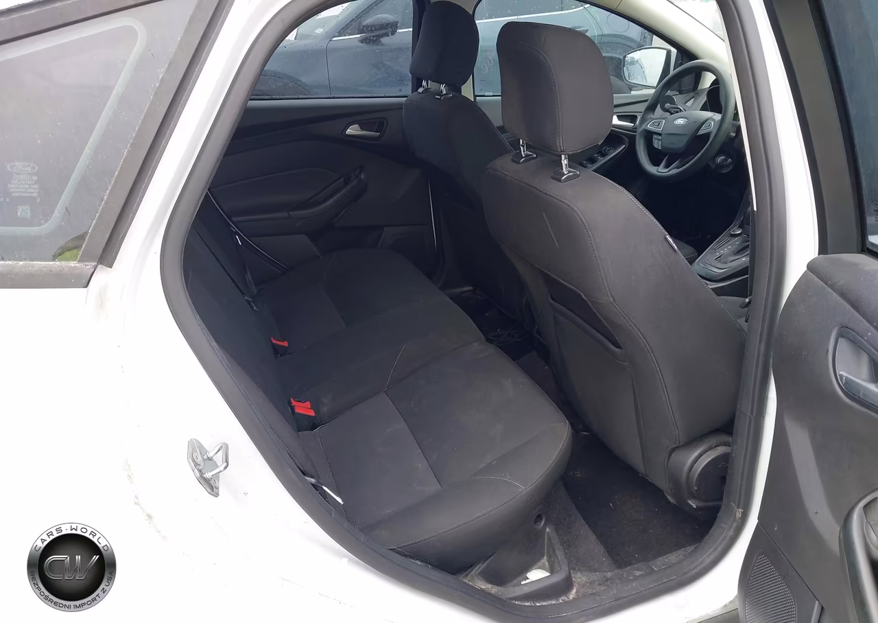 2017 Ford Focus Se VIN:1FADP3K22HL285748 - 8