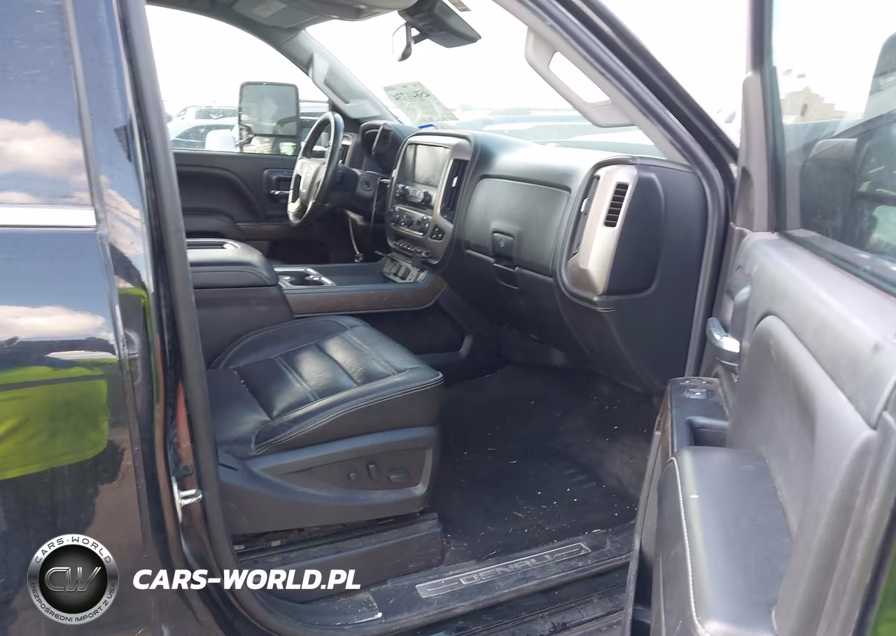 2018 GMC Sierra 2500Hd Denali VIN:1GT12UEY1JF151416 - 5
